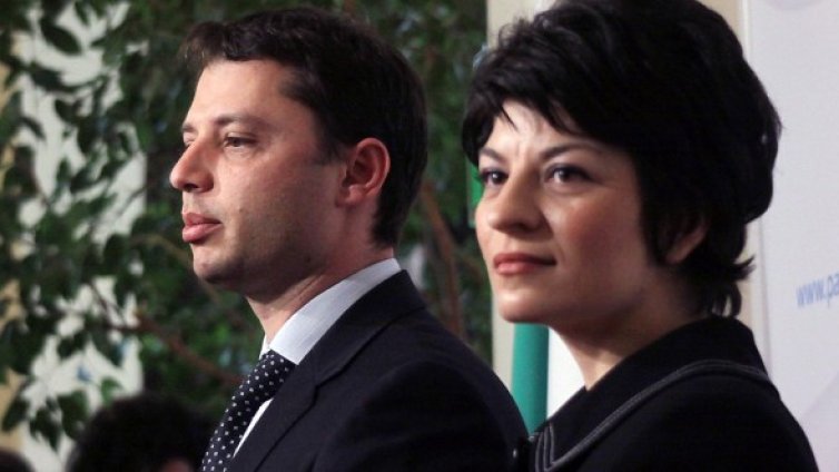 Двама министри на по 33 се кълнат в НС 