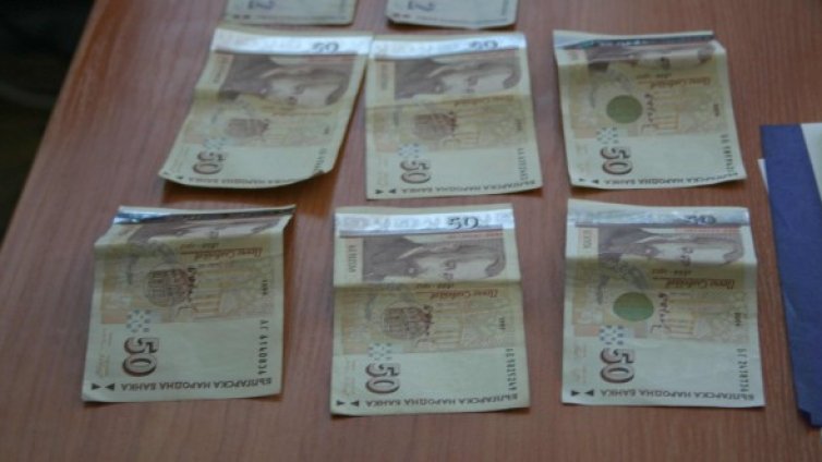 Отмъкнаха 100 000 лева от жилище в Ямбол