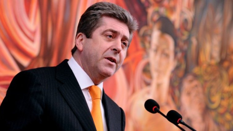 Първанов за Станишев: Гладна кокошка просо сънува