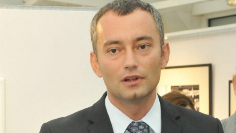 Да мълчим по казуса  с Румъния, призова Младенов