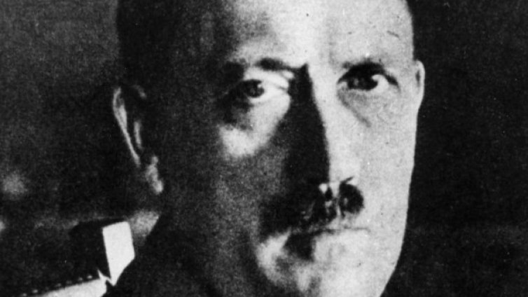 Махнаха надгробния паметник на родителите на Хитлер   