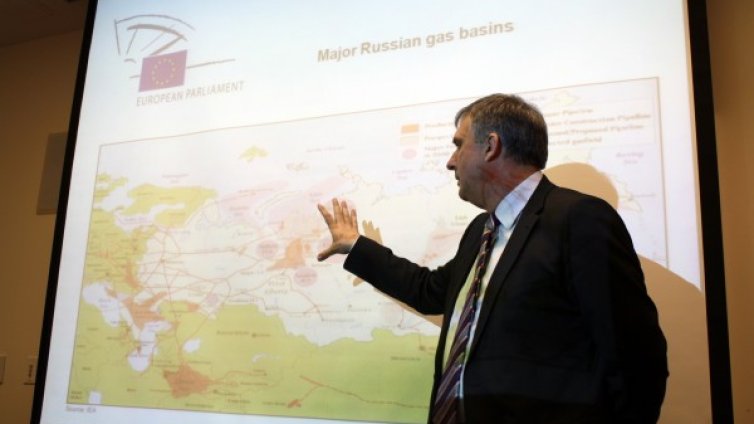 Калфин в "Харвард": Путин ще заложи на енергетиката в отношенията с ЕС