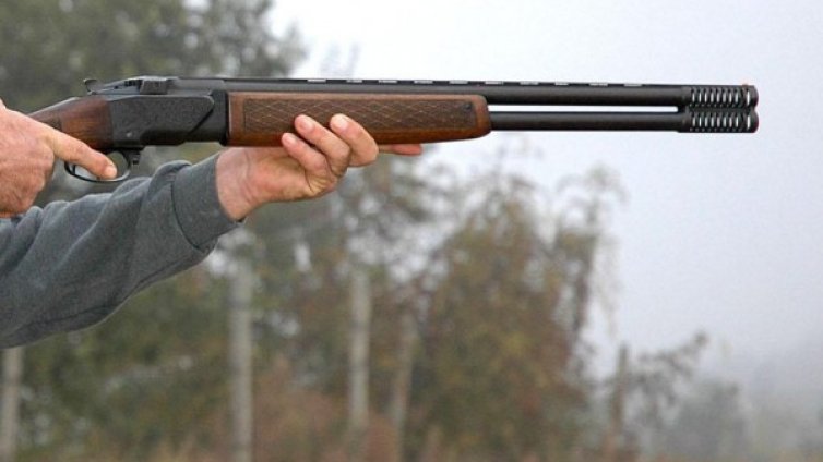 Баща застреля сина си на семейно тържество 