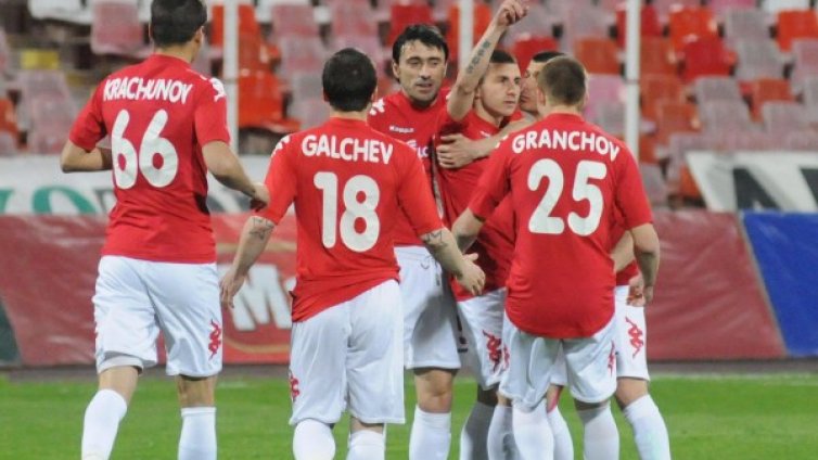 ЦСКА &ndash; сам срещу всички