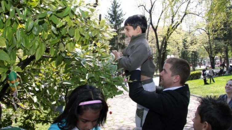 Великденско дръвче радва старозагорци 