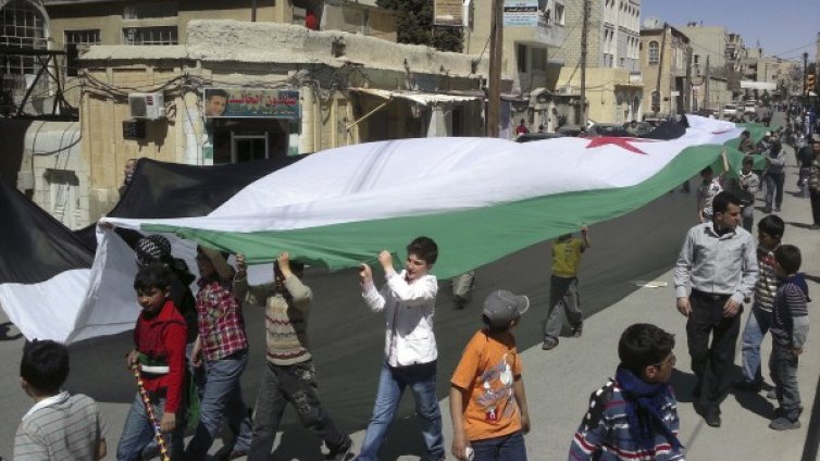 Българите да напуснат незабавно Сирия, призова отново Външно