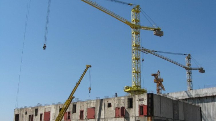 Над 2000 души простестират срещу спирането на АЕЦ Белене