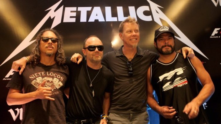  Metallica работи по два албума 