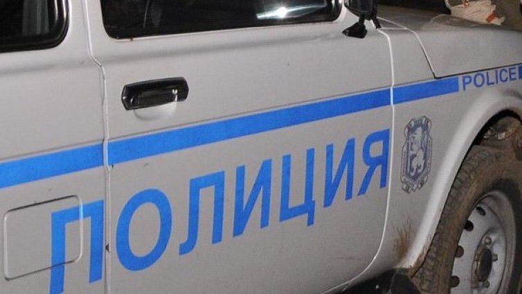 Въоръжен ограби магазин за 30 лева