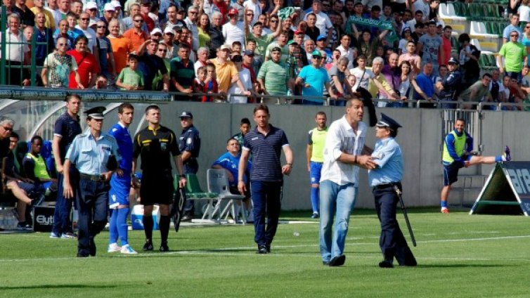 Лудогорец обърна Черноморец и запази интригата за титлата
