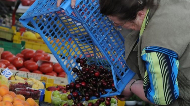 Цената на зарзавата пада. Сирене и олио поскъпват