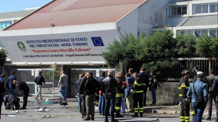 Италианската полиция разпитва двама за ада в Бриндизи