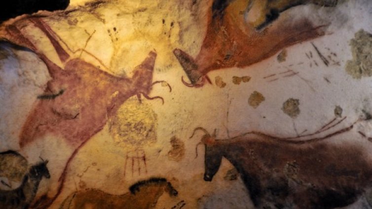 Пещерняците поддържали Facebook-а си с длето