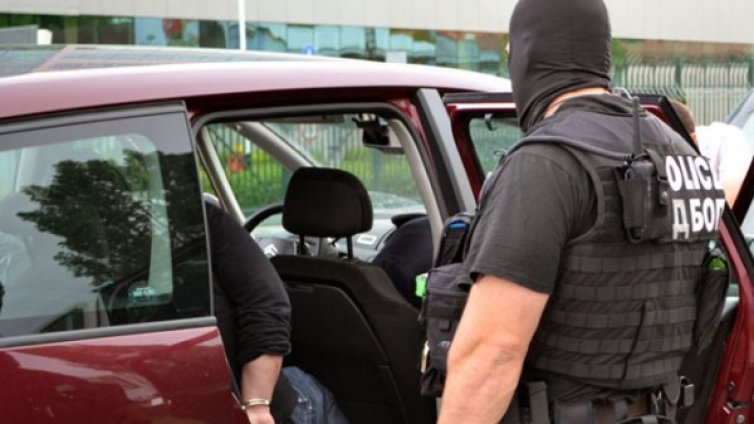 Престъпна банда точила чужди сметки у нас и в чужбина 