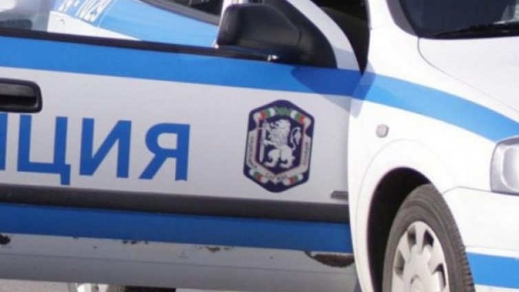 Двама братя нападнаха и псуваха полицаи в Банкя 