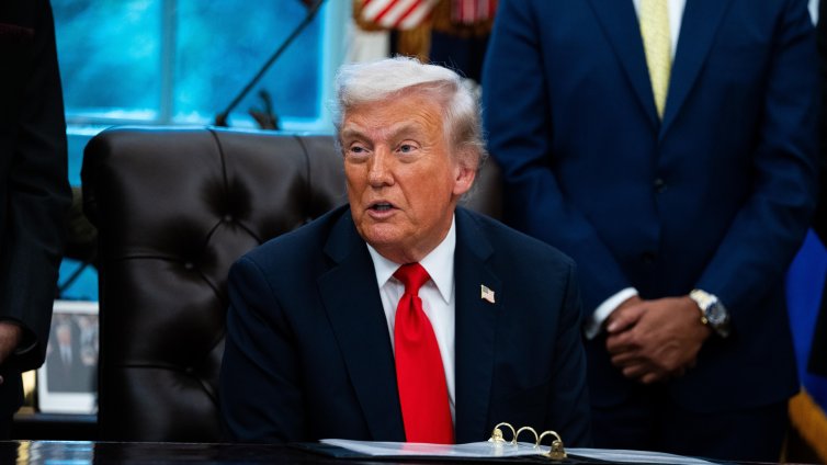 Тръмп иска официално разследване на връзките на Епстийн с Клинтън