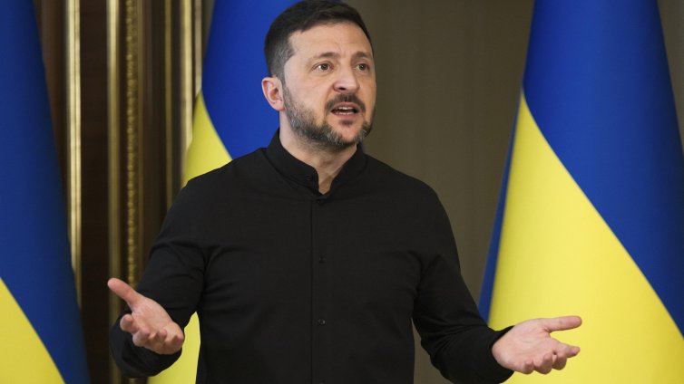 Зеленски премахва ограниченията за пътувания в чужбина на мъжете между 18 и 21 години