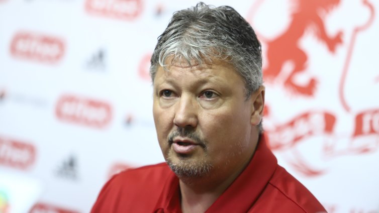 Любо Пенев е приет по спешност в германска клиника, бори се с онкологично заболяване