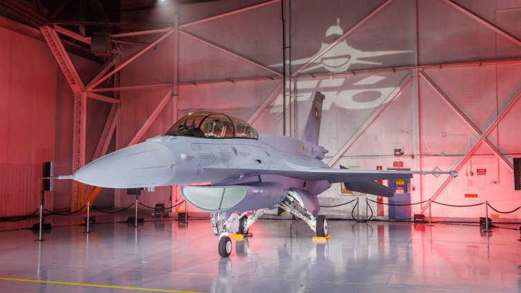 Два изтребителя F-16 пристигнаха в авиобаза "Граф Игнатиево"