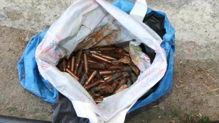 Иззеха незаконни боеприпаси от село Лозен
