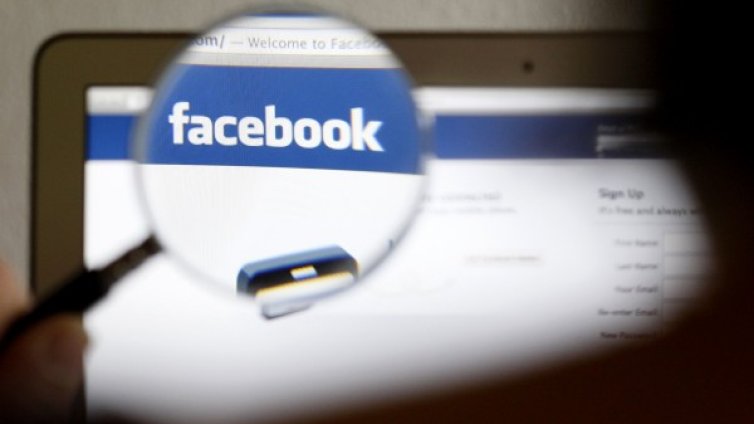Най-нелепите арести заради Facebook 