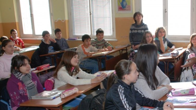 Вече официално - с двойка в шести клас 