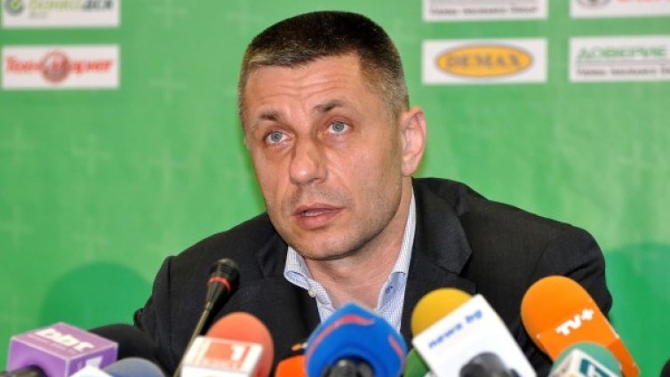 БФВ прие единодушно оставката на Стойчев