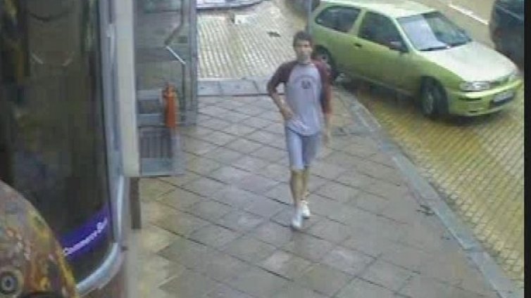 Издирват младеж, осквернил икона в "Св. Александър Невски"