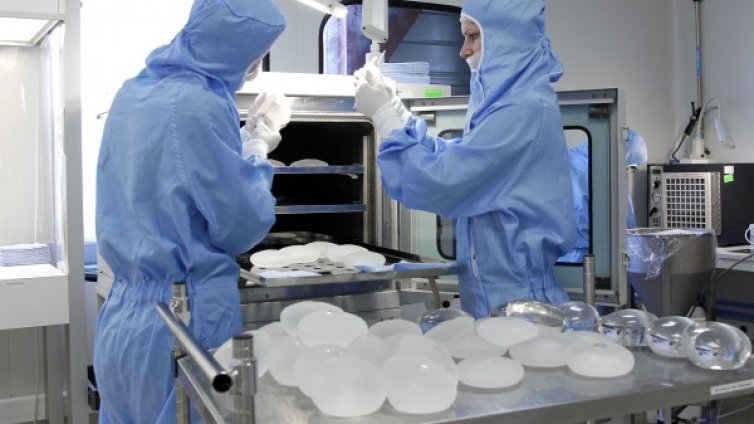 ЕП иска регистър за гръдните импланти