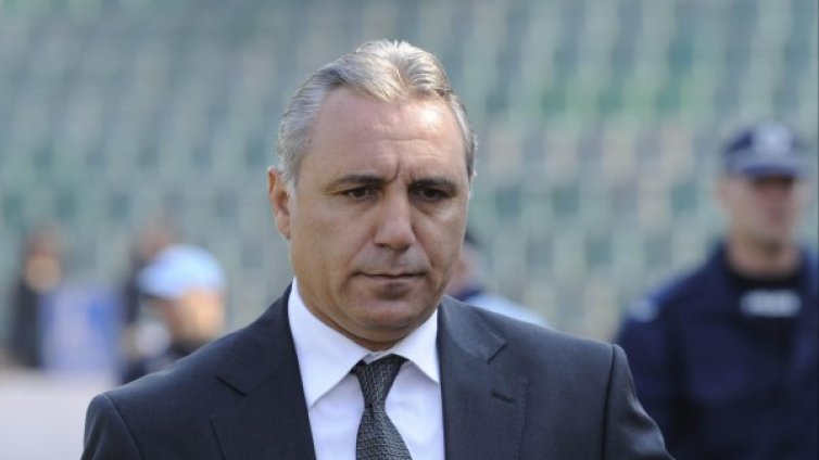 Стоичков иска 500 хил. евро от Бешикташ