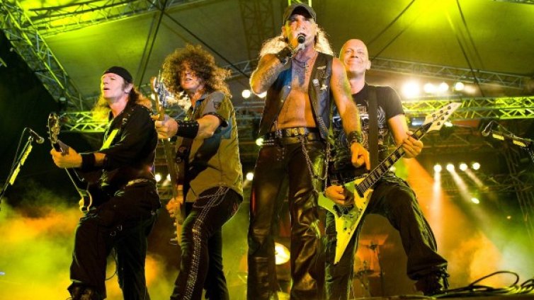 Accept отново в България