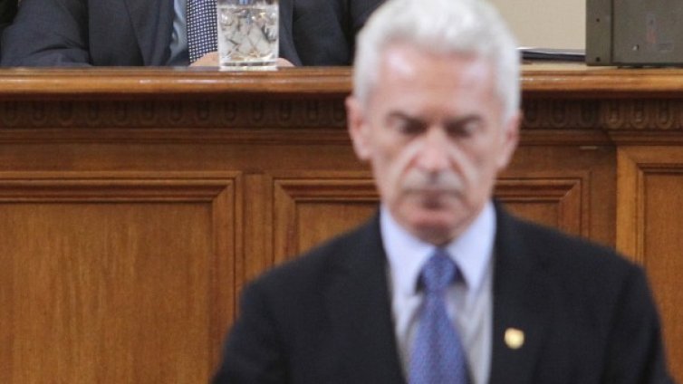 Плевнелиев бил на подчинение на телефона на Борисов 