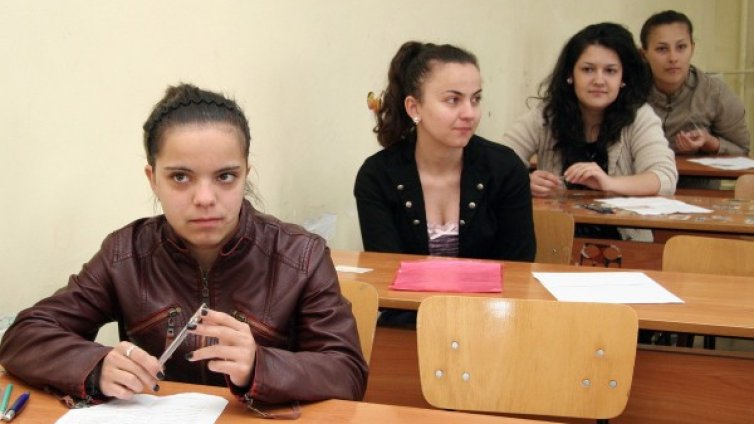 Повече от половината българи не говорят чужд език 