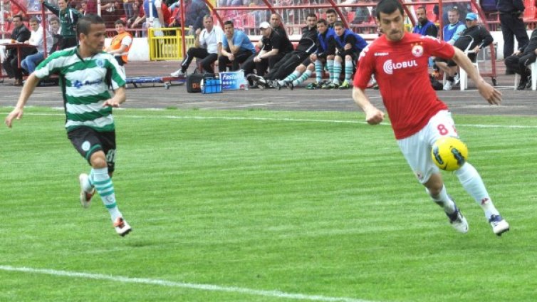 Коко Динев прибира в Локо Пловдив бек на ЦСКА