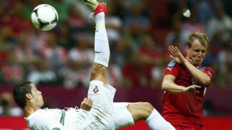 Роналдо стиска палци за Испания на финала