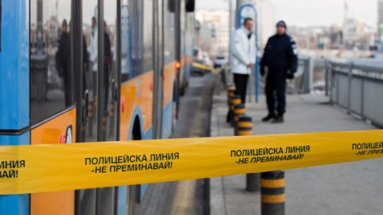 19-годишен преби шофьор на тролейбус, закачил му "Мерцедес"-а