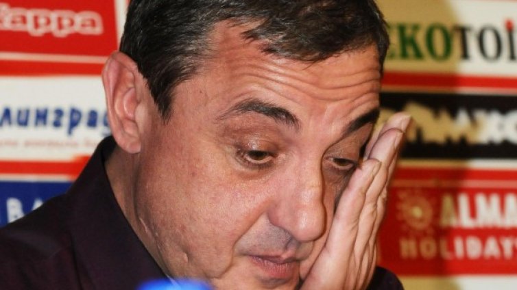 "Титан" би шута на Каубоя