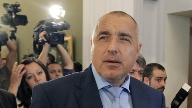 Дянков да се спогоди с "феодалните старци" от БАН, заръча Борисов