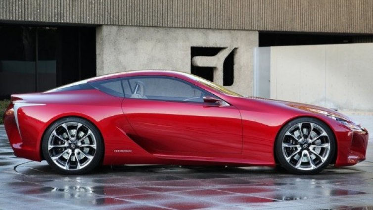 Toyota Supra в кожата на BMW 6-Series