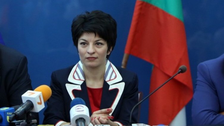 Надценката на лекарствата пада с 2%