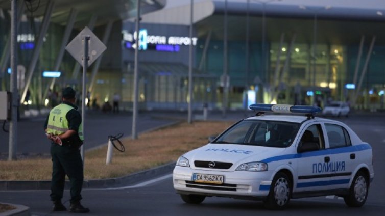 Строги мерки за сигурност на летището и гарата в София 