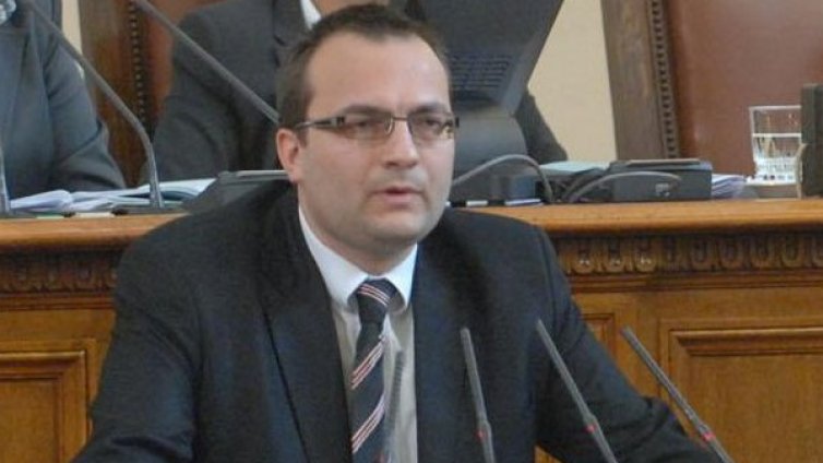 6 месеца хаос, ако преместят НАП и митниците, прогнозират десните  