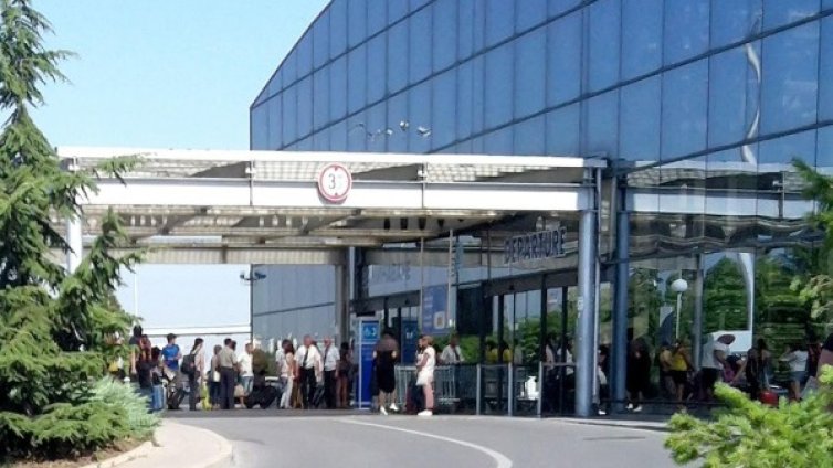 Връщат летищата към нормален ритъм на работа