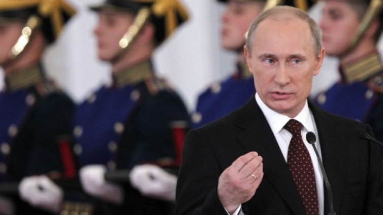 Путин забрани рекламата на алкохол в интернет и пресата 