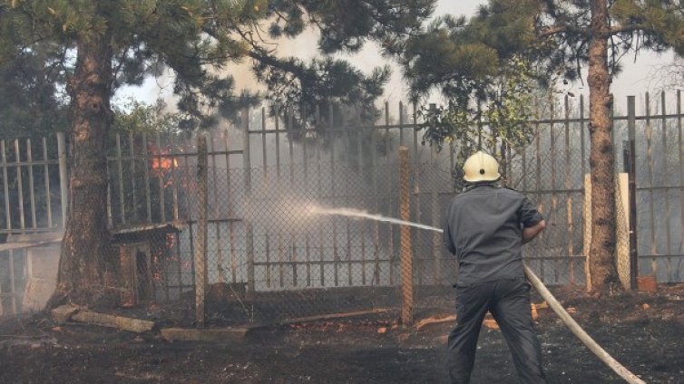 252 пожара са горели в страната за денонощие