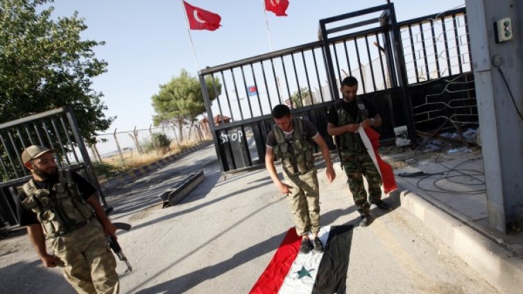 Турция затваря границата си със Сирия