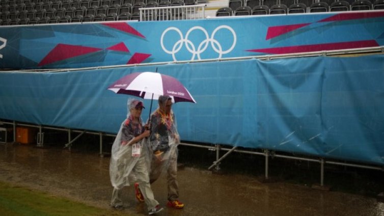 Пиян журналист аут от Лондон за нападение на бременна 