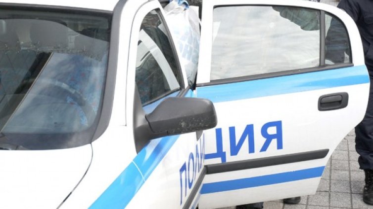 Спипаха двама с марихуана и боеприпаси