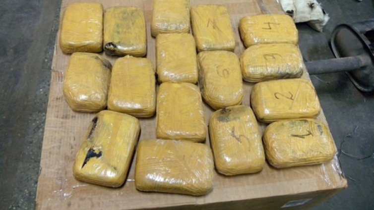 Близо 8 кг хероин скътани в ауспух на кола 