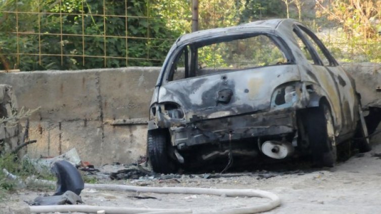 Мъж загина при удар с колата си в стена